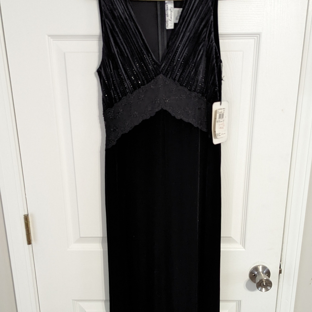 NWT Adrianna Papell Evening Gown